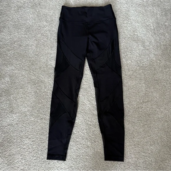 lululemon black leggings with mesh inserts size 8 - Picture 2 of 13